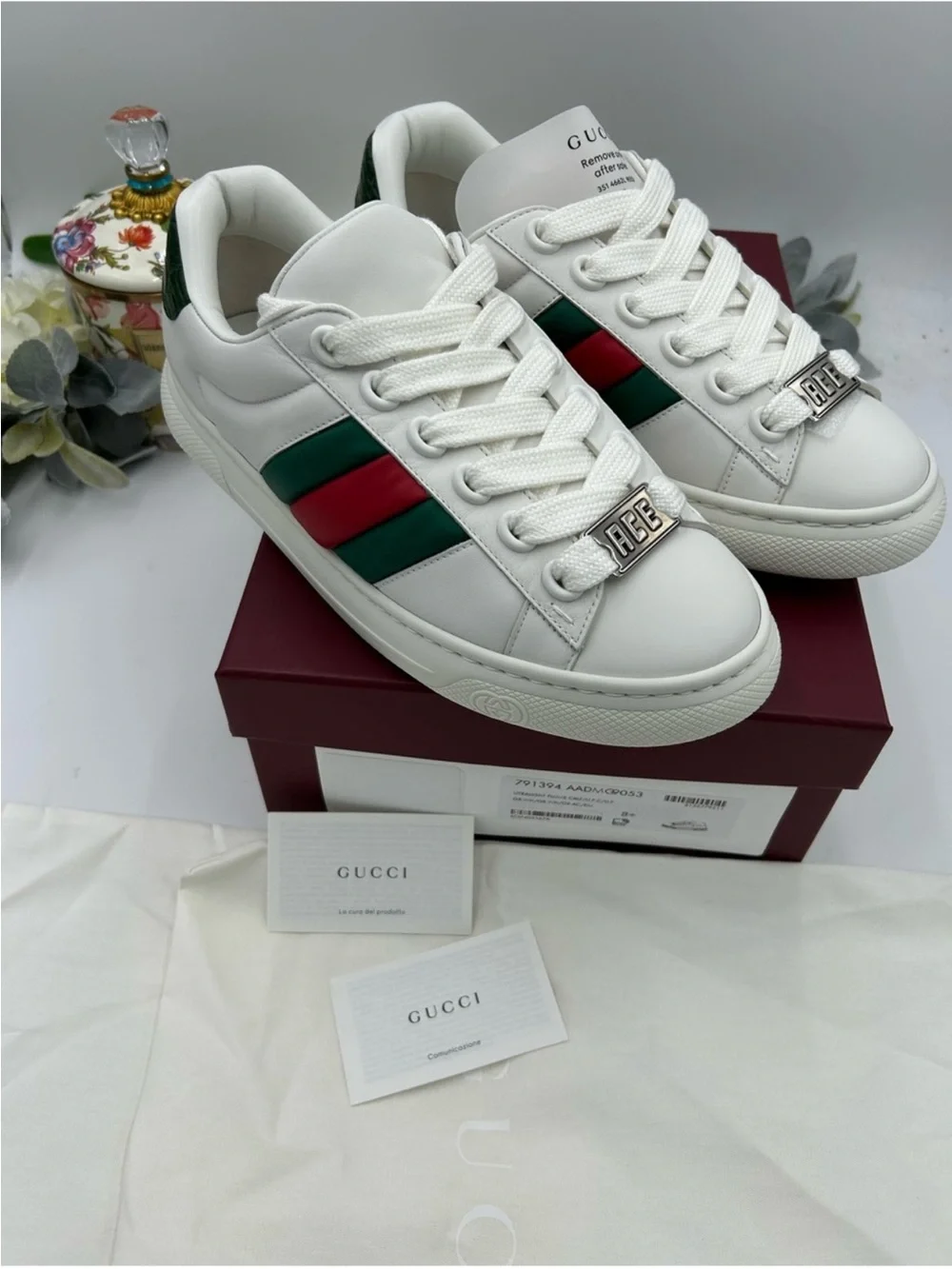 Men’s Gucci, white leather ace sneakers with Web stripe size 8.5 fits 9.5 US
